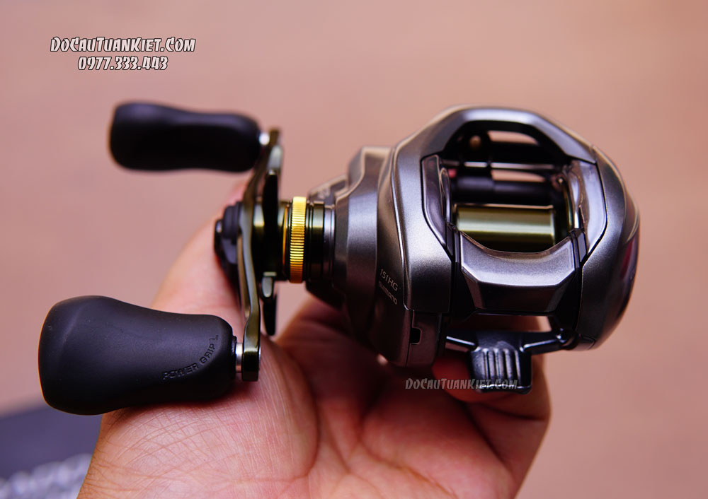 Shimano-Curado-Dc-151Hg-02