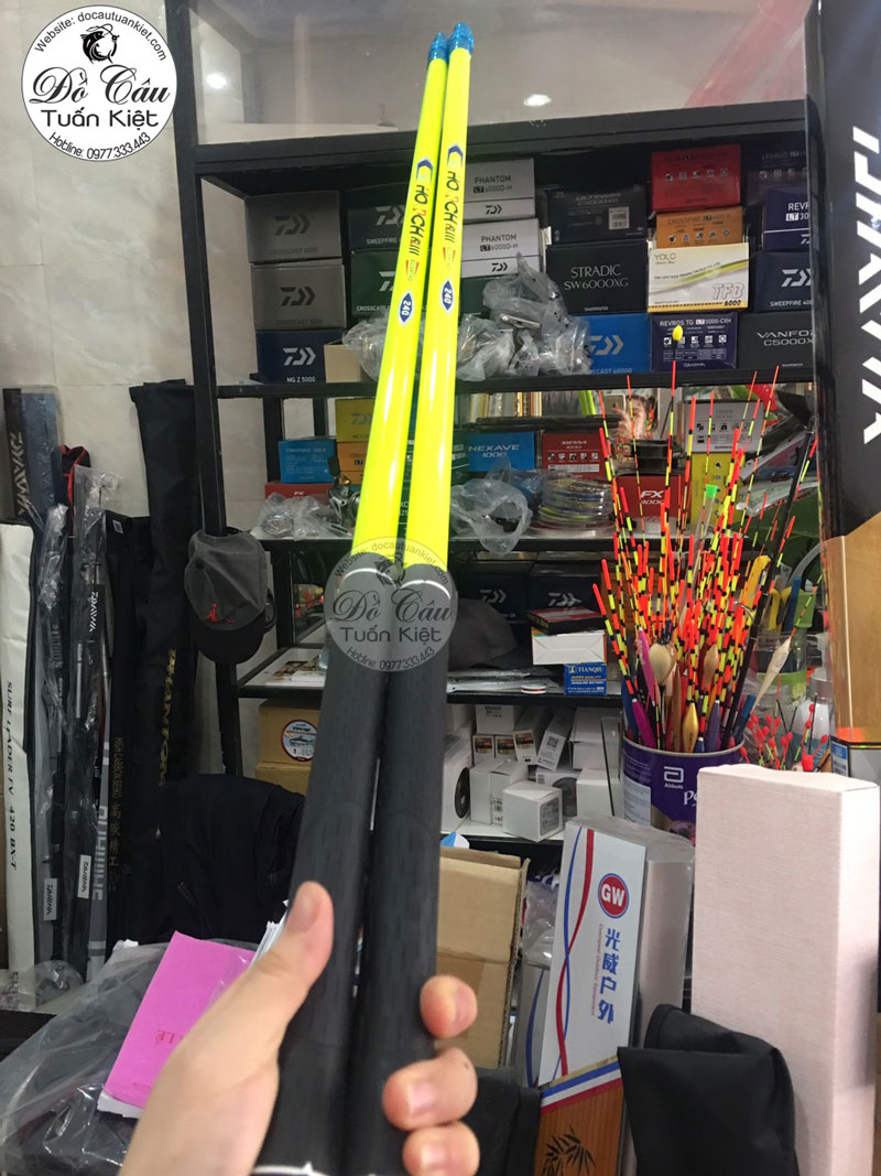 c&aacute;n vợt c&acirc;u đ&agrave;i